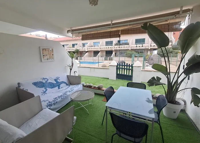 Pool Terrace 엘메다노